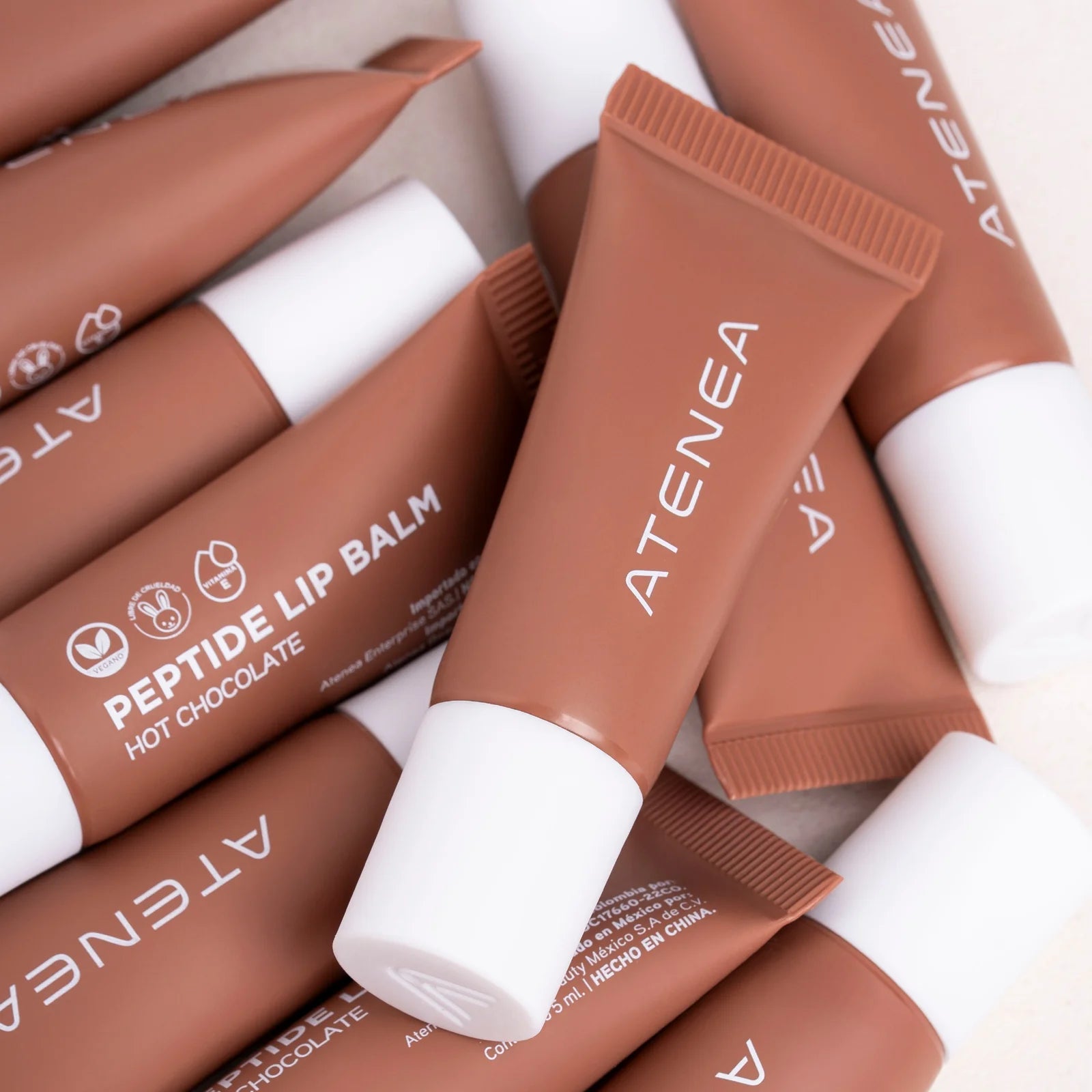Bálsamo Labial con Péptidos Atenea - Travel Size (Tono Hot Chocolate)
